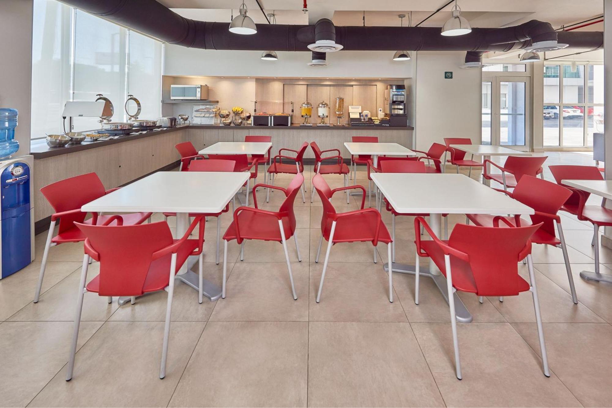 City Express Junior By Marriott Toluca Zona Industrial Exterior photo