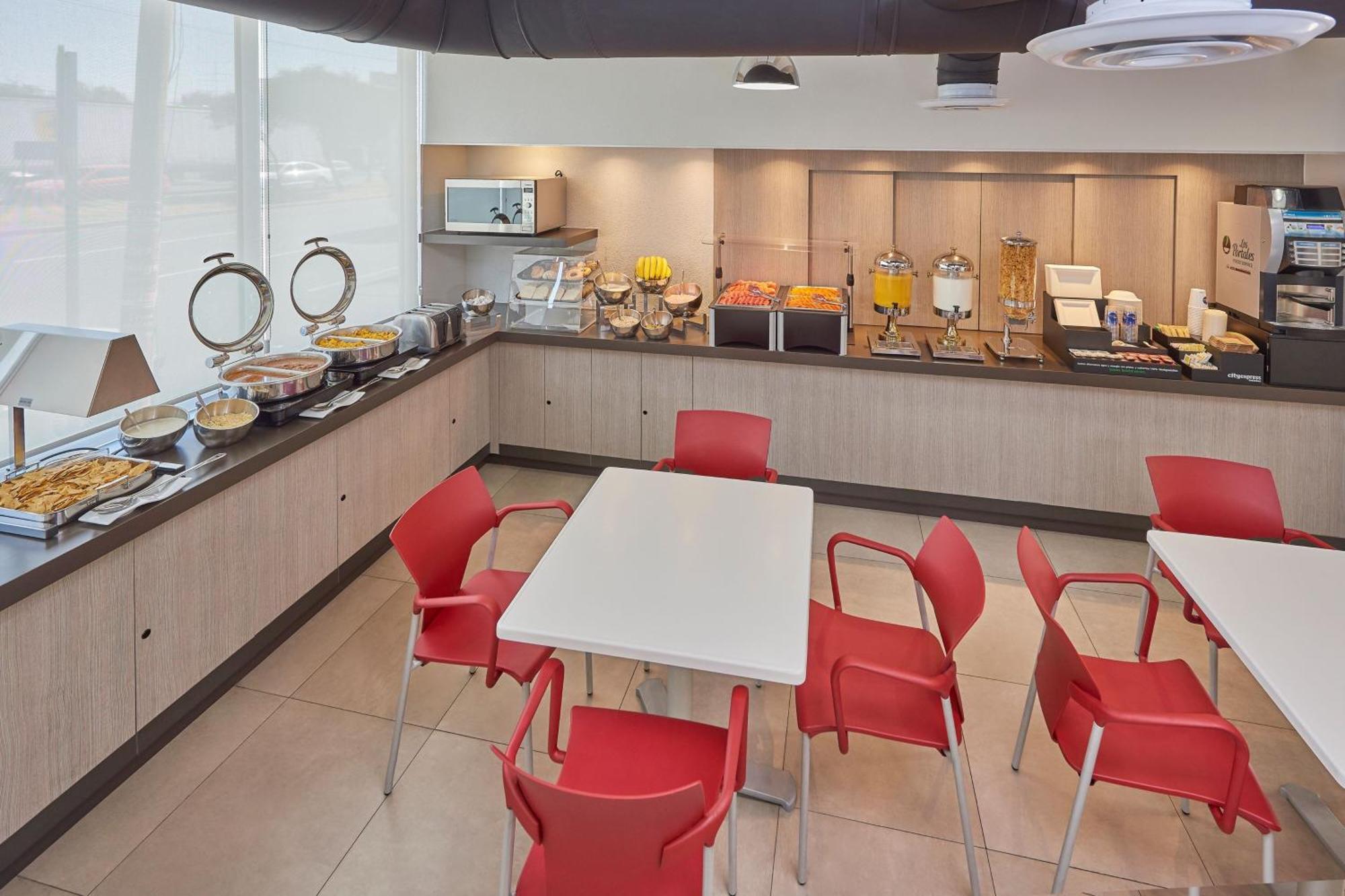 City Express Junior By Marriott Toluca Zona Industrial Exterior photo