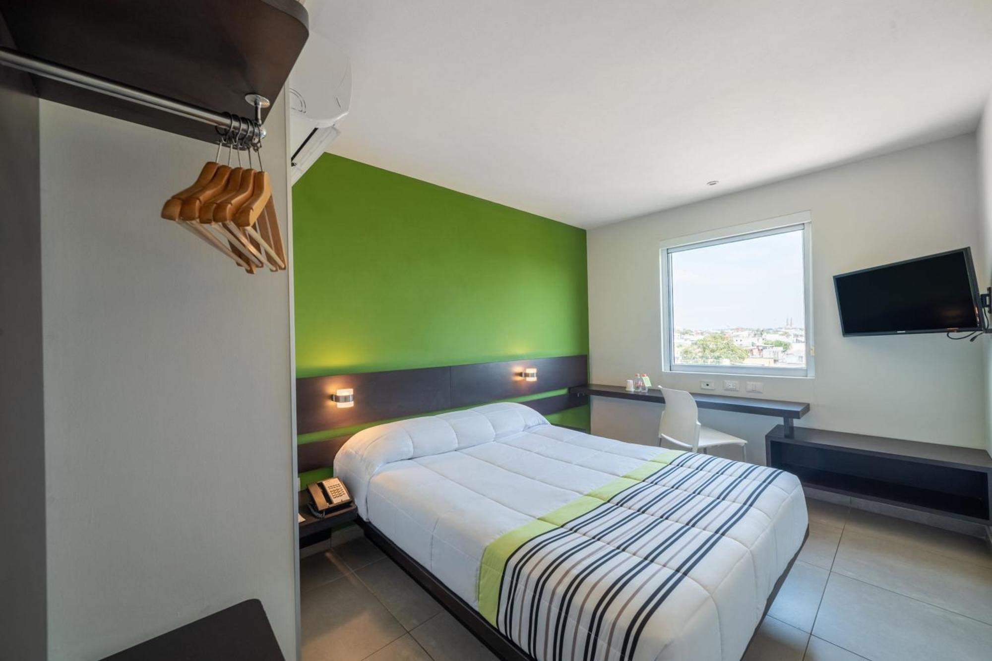 City Express Junior By Marriott Toluca Zona Industrial Exterior photo