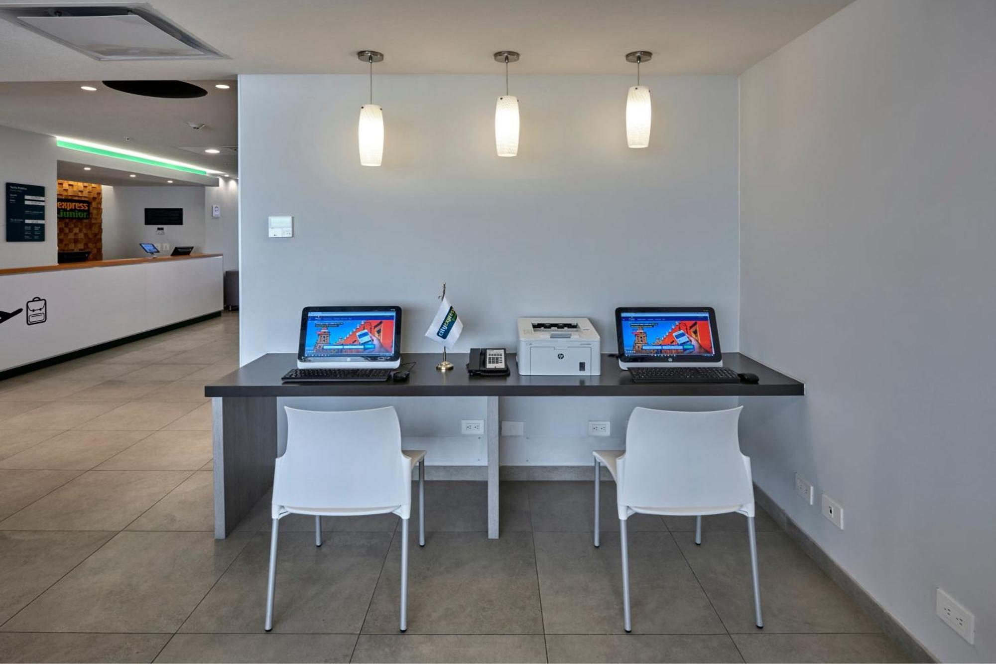 City Express Junior By Marriott Toluca Zona Industrial Exterior photo