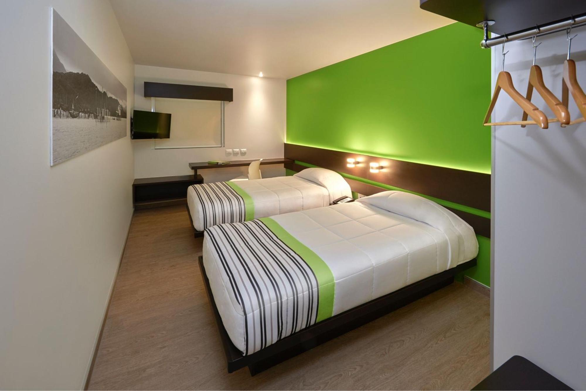City Express Junior By Marriott Toluca Zona Industrial Exterior photo