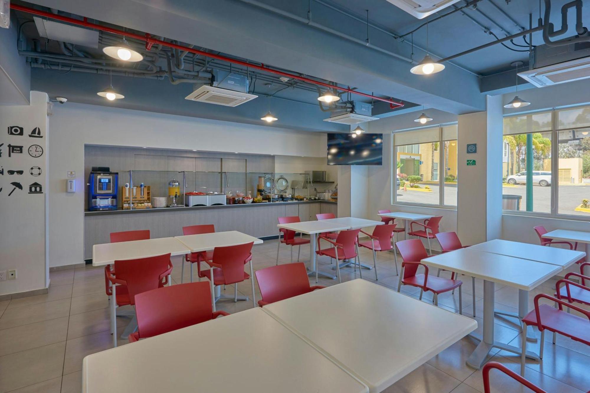 City Express Junior By Marriott Toluca Zona Industrial Exterior photo