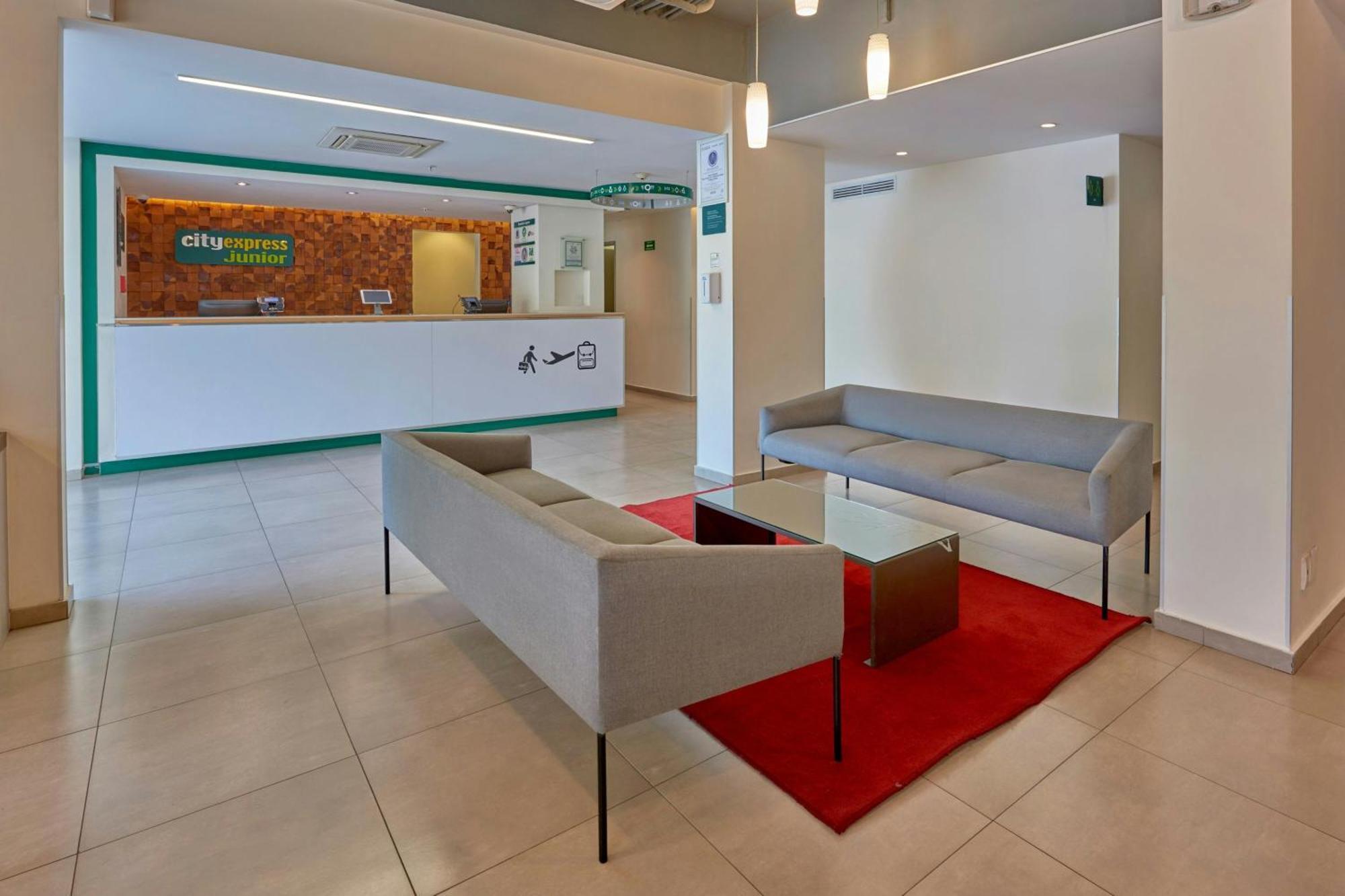 City Express Junior By Marriott Toluca Zona Industrial Exterior photo