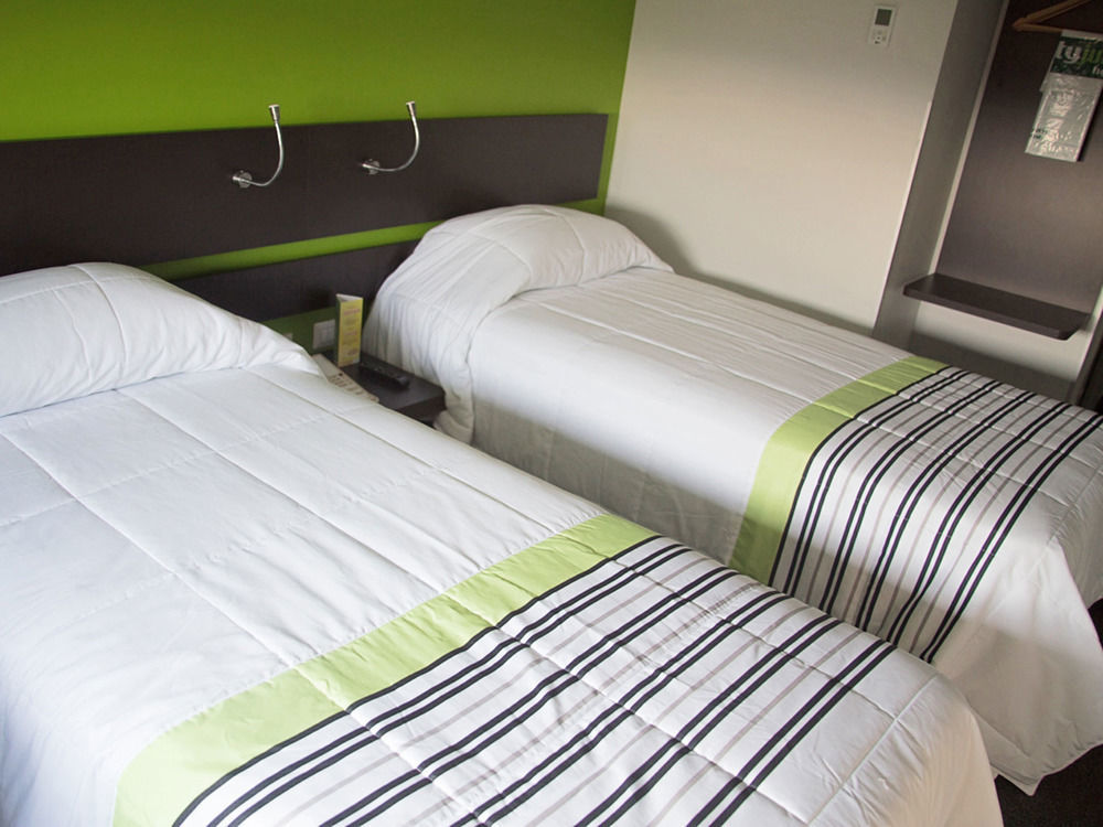 City Express Junior By Marriott Toluca Zona Industrial Exterior photo